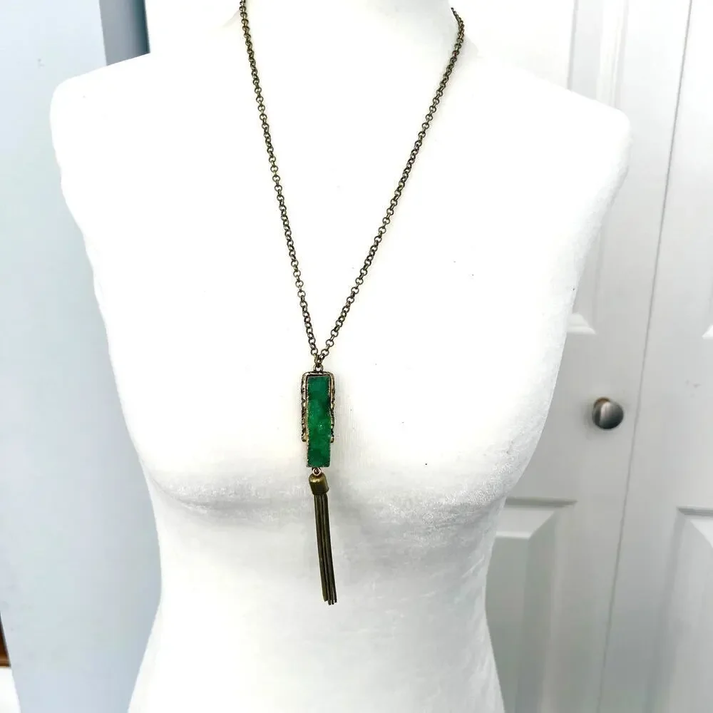 Vibrant Green Druzy Agate Gold Tone Bar Pendant Necklace with Fringe
